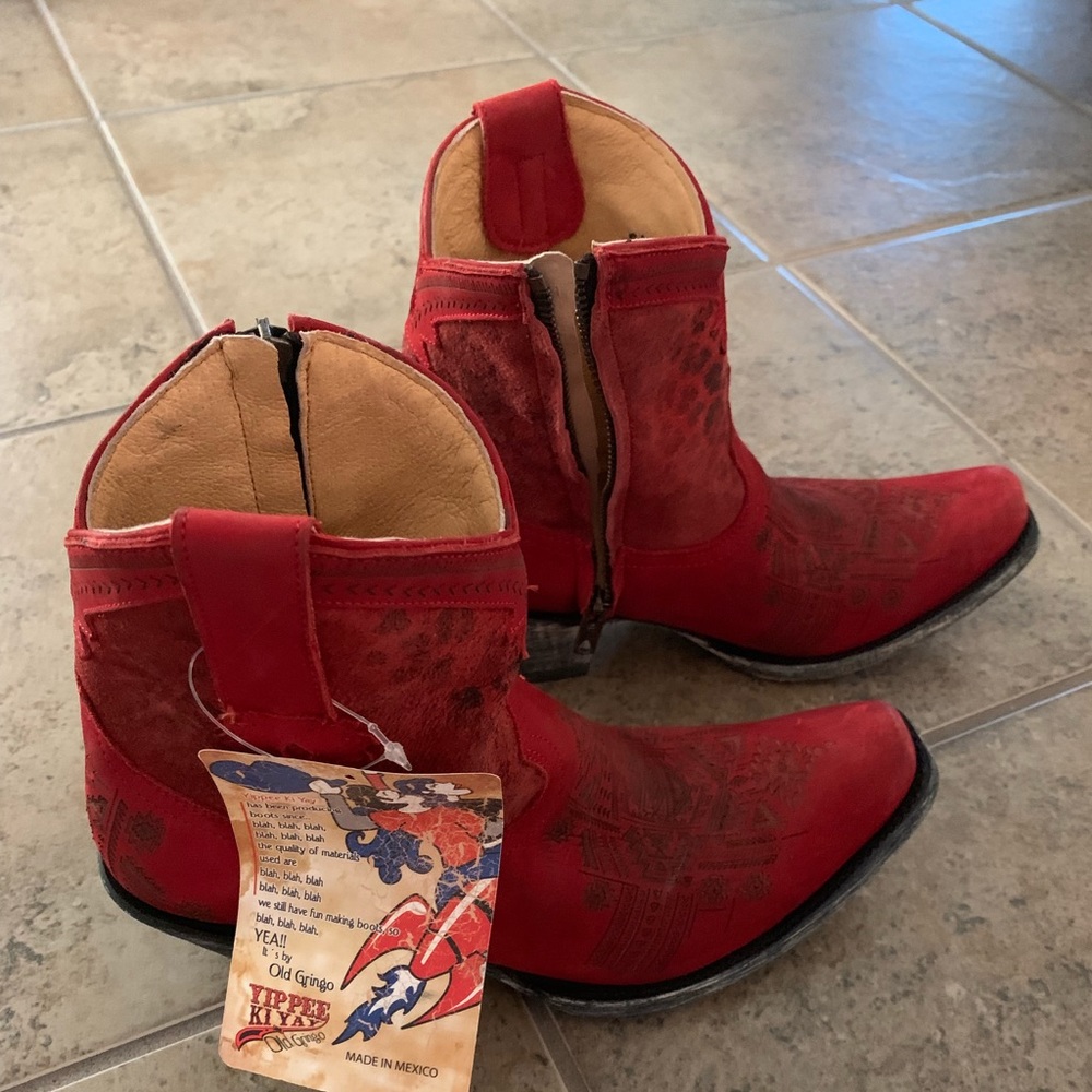 Old Gringo Yippee - Red- brand new in box